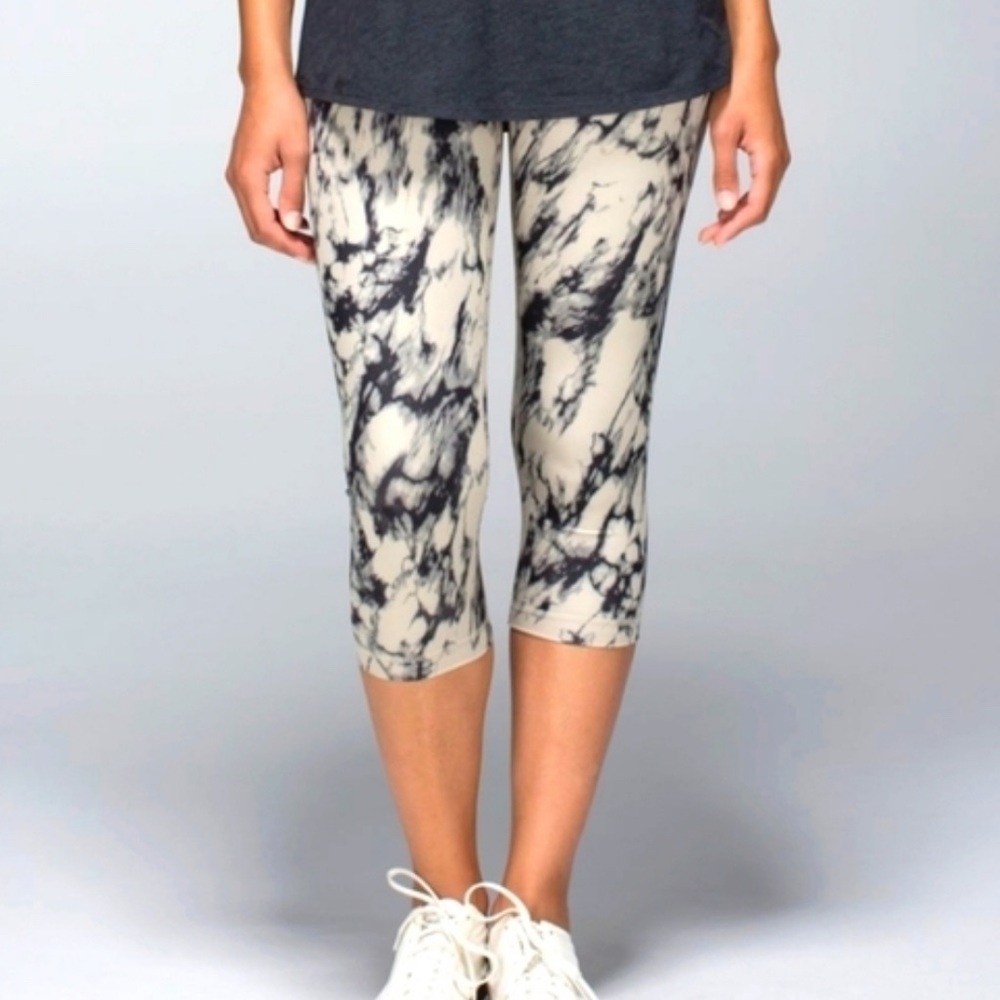 lululemon athletica Black and Cream Leggings